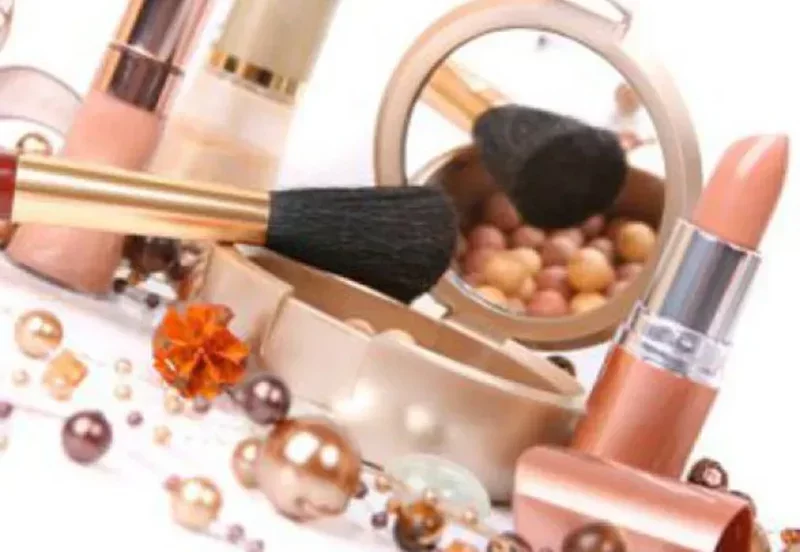 Persoane evaluare produse cosmetice